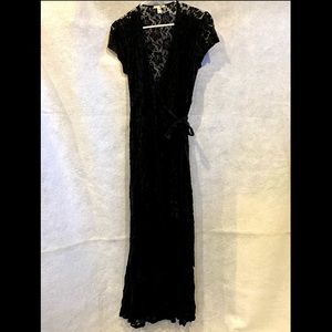 Black lace wrap dress Size: XS